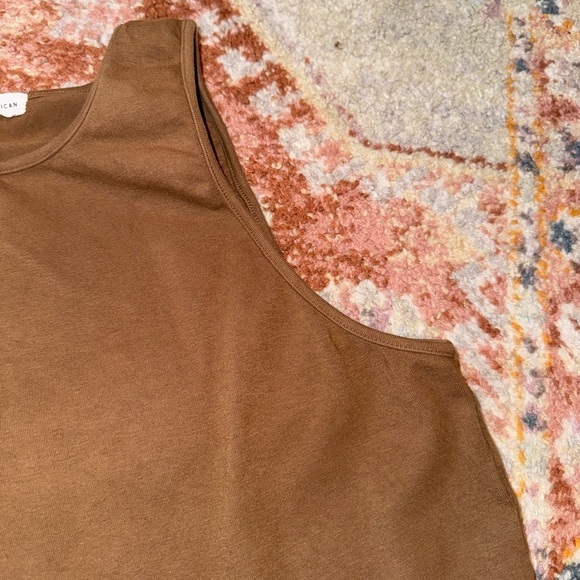 Good American Brown Neutral High Neck Cropped Tank Size 3 Large Gently Used - Picture 2 of 4